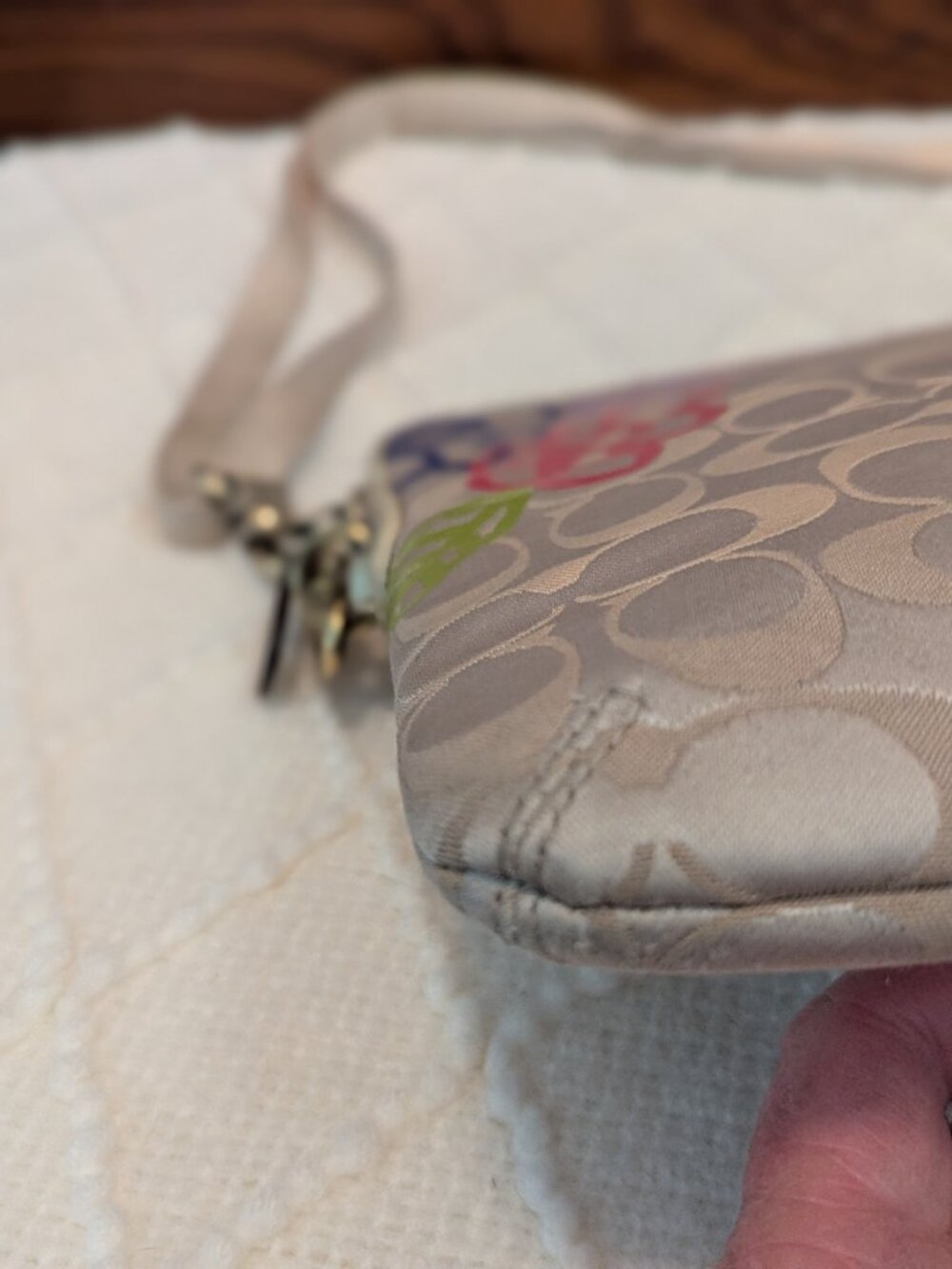 Coach Daisy Appliqué iPad / Tablet Crossbody Case - Picture 8 of 10
